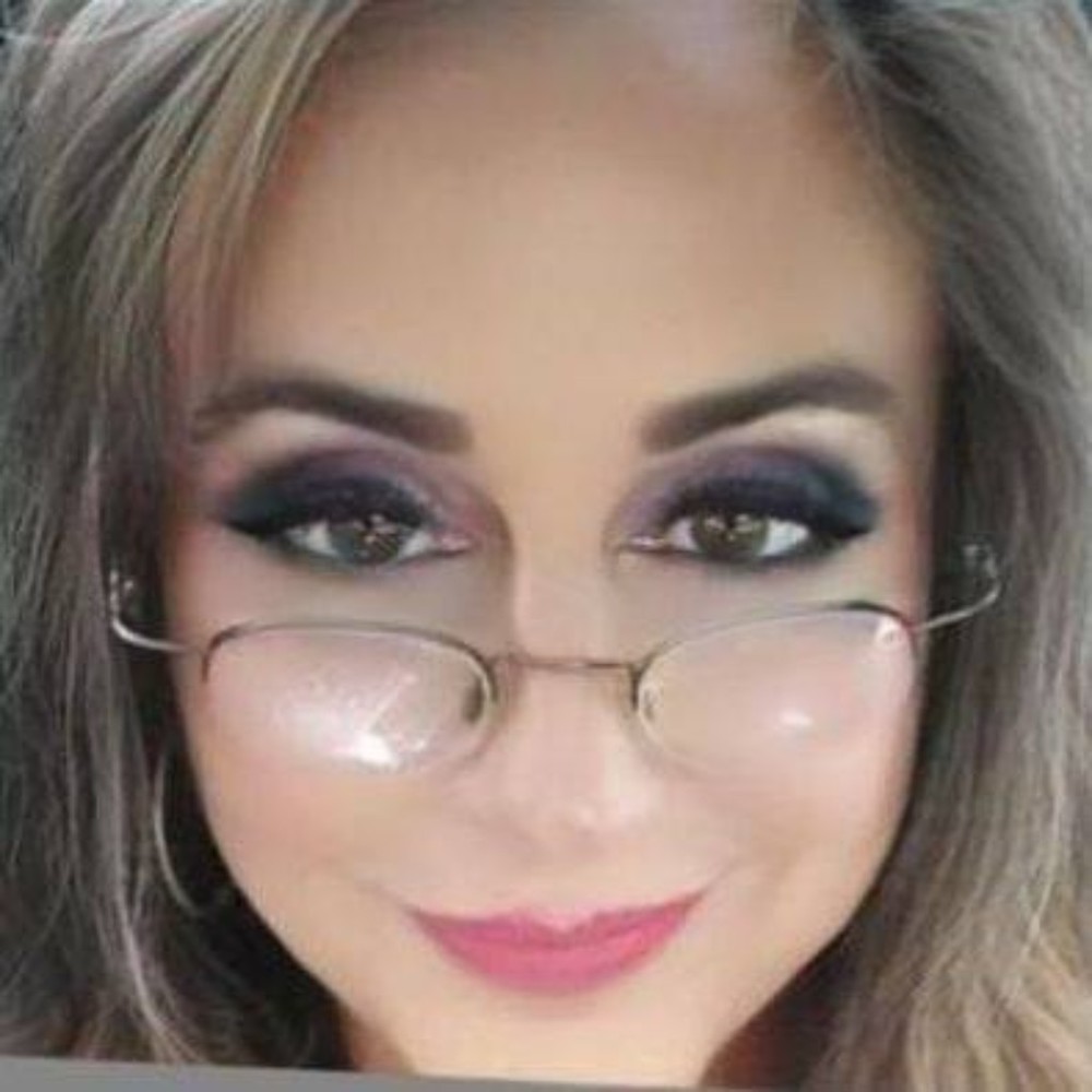 Meet your Posher, Cynthia